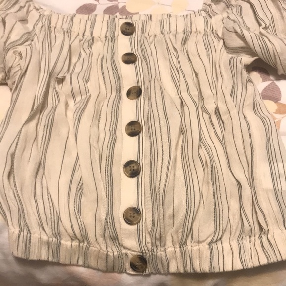 Cropped off shoulder blouse - Picture 2 of 2